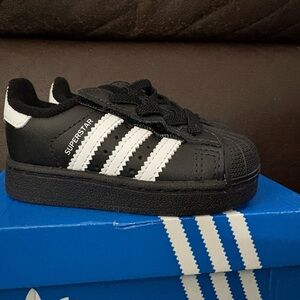 Adidas Superstar Infant Sneakers Black White brand new in box size 4k